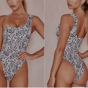 Ibiza Leopard One Piece Double Single Shoulder Strap Swimsuit size Small NEW